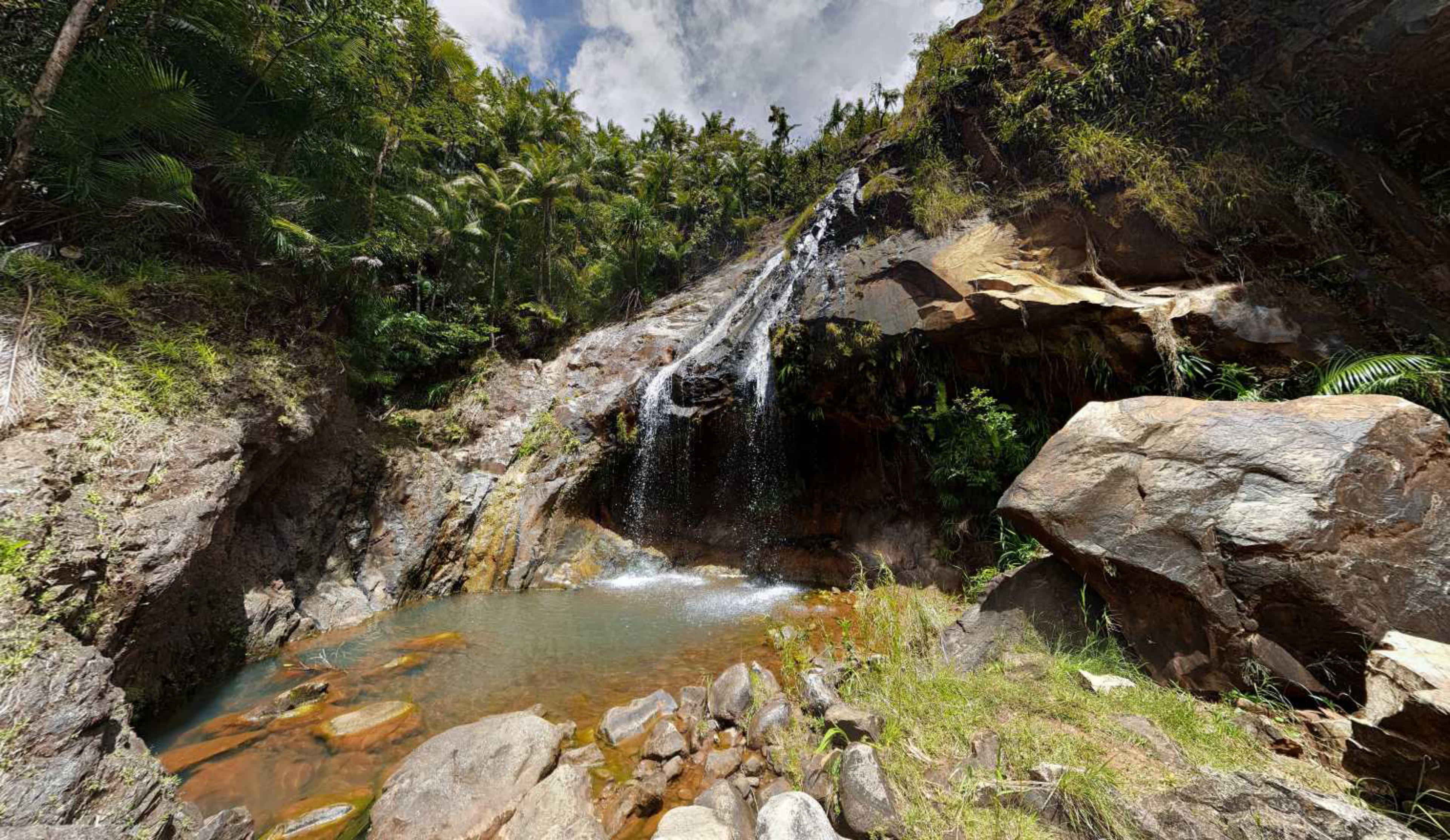 Upper Sigua Falls, Yona, Guam virtual tour preview